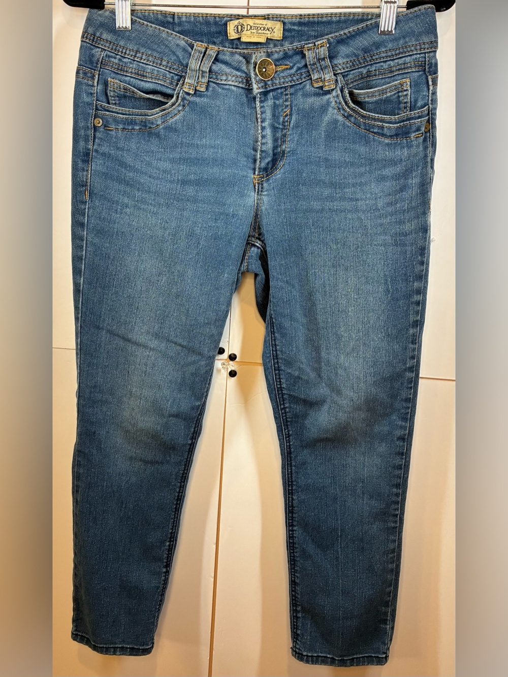 Democracy Jeans Women's Size 6 Medium Wash Straight Leg Denim